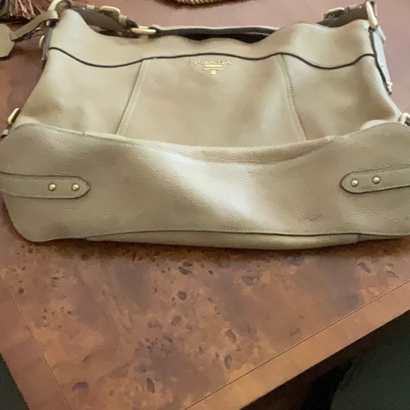 Soft pebble tan leather PradaHandbag - Picture 3 of 9